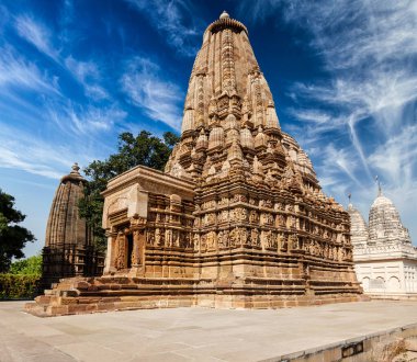 Hindistan 'ın ünlü turizm bölgesi Khajuraho' daki Vaman Tapınağı, Madhya Pradesh, Hindistan