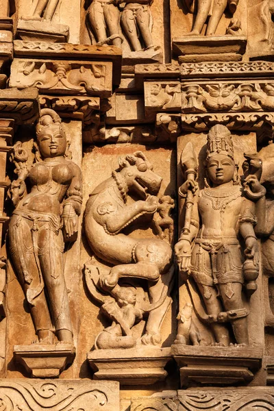 Bas Rölyef Oyma Taş Heykel Sergisi Vaman Tapınağı Khajuraho Madhya — Stok fotoğraf