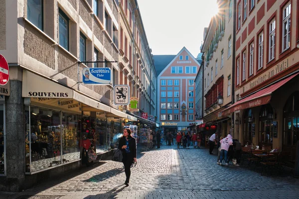 Мюнхен Германия Октября 2019 Года Пешеходная Улица Орландоштрассе Мюнхене Множеством — стоковое фото