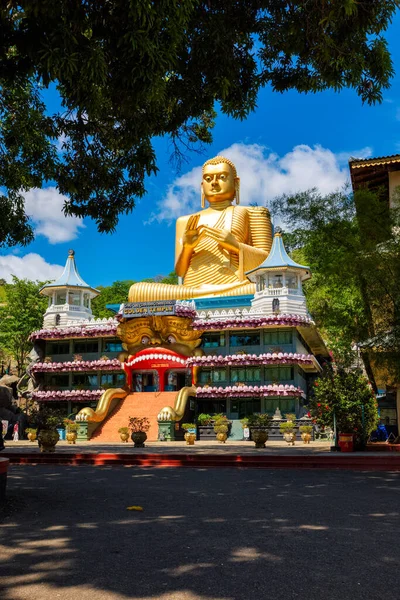 Dambulla Srí Lanka Září 2009 Chrám Zlatého Buddhy Zlatým Buddhou — Stock fotografie