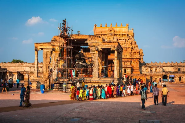 Tanjore India Maart 2011 Mensen Bezoeken Beroemde Brihadishwarar Tempel Thanjavur — Stockfoto