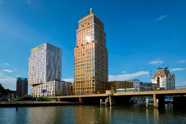 Rotterdam Mei 2017 Zicht Rotterdamse Sityscape Met Moderne Architectuurwolkenkrabbers Wijnhaven — Stockfoto