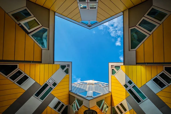 Rotterdam Niderlandy Maj 2017 Domy Sześcianu Innowacyjne Domy Kształcie Sześcianu — Zdjęcie stockowe