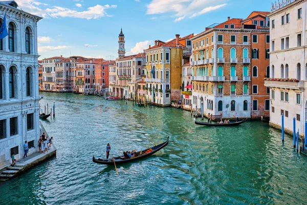 Venice Italy Ιουνιου 2018 Μεγάλο Κανάλι Βάρκες Και Γόνδολες Στο — Φωτογραφία Αρχείου