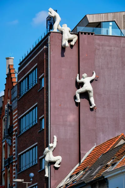 Antwerp Belgium May 2018 Fluisteraar Whisperer Statue Antwerp Belgium — Stock Photo, Image