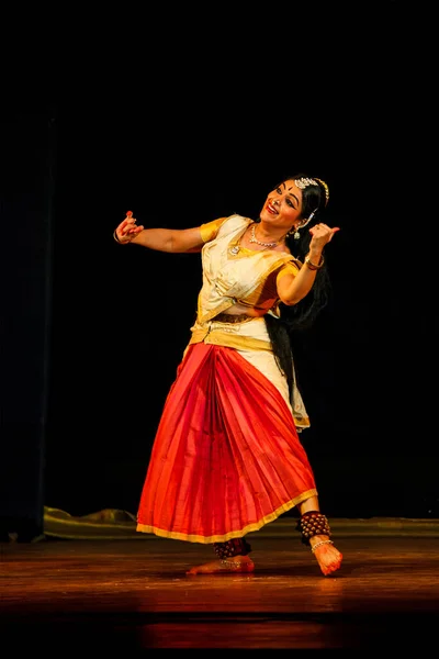 Chennai Hindistan Ağustos Bharata Natyam Bharatanatyam Klasik Hint Dansı Performans — Stok fotoğraf