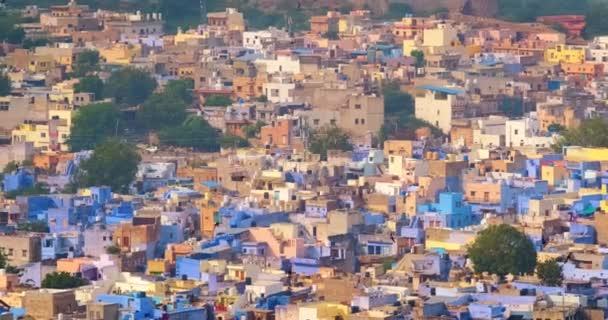 Huizen Van Beroemde Toeristische Bezienswaardigheid Jodhpur Blauwe Stad Vogels Luchtfoto — Stockvideo