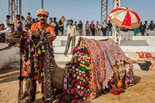 Pushkar India Noviembre 2012 Concurso Decoración Camellos Para Hombre Feria —  Fotos de Stock