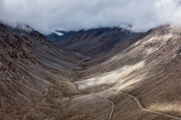 Himálajských Údolí Krajina Silnicí Poblíž Kunzum Pass Údajně Nejvyšší Motorable — Stock fotografie