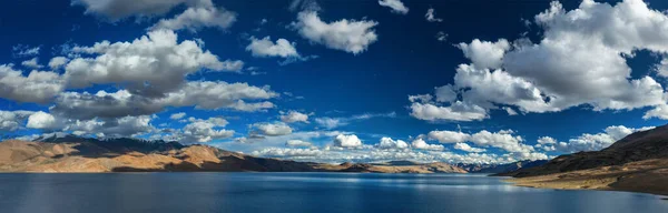 Panorama Del Lago Del Himalaya Tso Moriri Himalaya Atardecer Korzok —  Fotos de Stock
