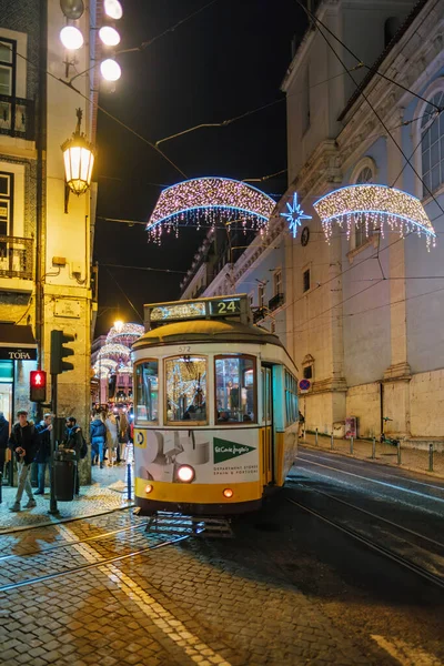 Λισαβόνα Πορτογαλία Δεκεμβρίου 2022 Vintage Παλιό Τραμ Στη Λισαβόνα Δρόμο — Φωτογραφία Αρχείου