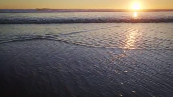 Atlantic Ocean Sunset Surging Waves Fonte Telha Beach Costa Caparica — Stock Video