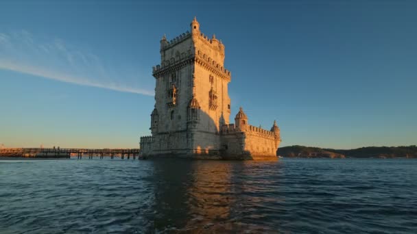 位于泰霍河畔的圣文森贝伦塔 Belem Tower Tower Saint Vincent 著名的里斯本旅游地标和旅游景点 葡萄牙里斯本 — 图库视频影像