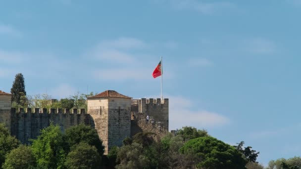 리스보아 포르투갈의 세인트 카스텔로 조르제 관광객과 포르투갈 — 비디오