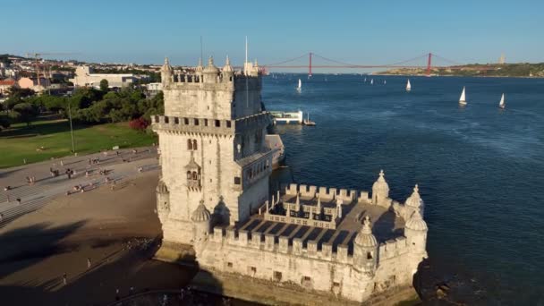 Luftaufnahme Des Belem Tower Berühmtes Touristisches Wahrzeichen Von Lissabon Touristenattraktion — Stockvideo