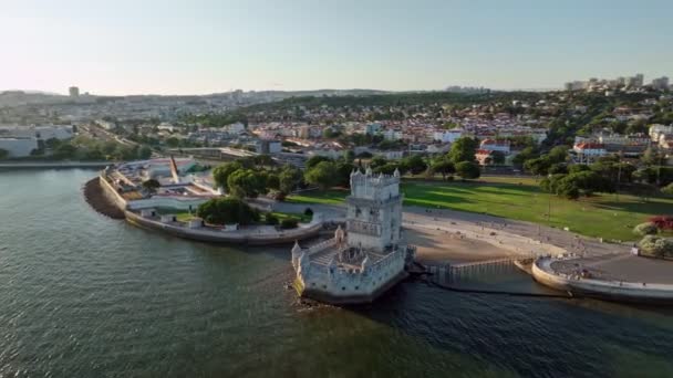 Vista Aérea Drones Torre Belém Famoso Marco Turístico Lisboa Atracção — Vídeo de Stock