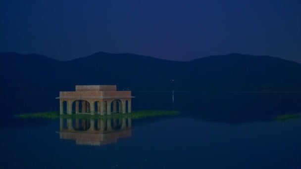 Slavná Indická Turistická Památka Jal Mahal Vodní Palác Osvětlené Noci — Stock video