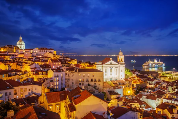 Lizbon Ünlü Manzarası Miradouro Santa Luzia Turist Bakış Açısından Gece — Stok fotoğraf