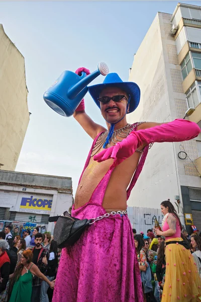 葡萄牙里斯本 2023年2月18日 克里斯蒂哥伦比亚艺术团体在里斯本街头举行狂欢节游行 — 图库照片