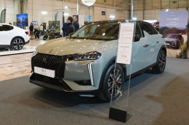 Lizbon, Portekiz - 12 Mayıs 2023: DS 3 elektrikli araba ECAR Show 'da sergileniyor - Hybrid ve Electric Motor Show