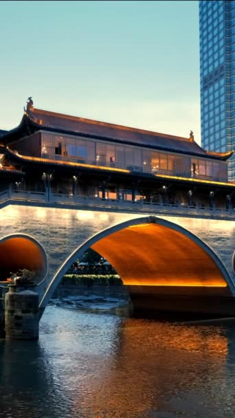 中国四川成都市金江上的安顺大桥夜间照明 — 图库视频影像
