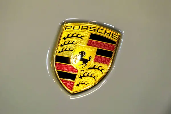 Lisboa Portugal Maio 2023 Porsche Carro Logotipo Emblema Perto — Fotografia de Stock