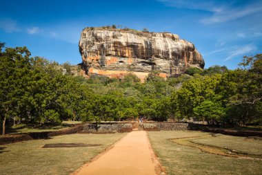 Antik Sigirya rock 'ının ünlü turistik cazibesi. Sri Lanka