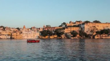 Himalaya Gölü Tso Moriri, Himalayalar 'da gün batımında Korzok, Ladakh, Himalayalar' da Indiao Moriri, Korzok, Ladakh, Hindistan.