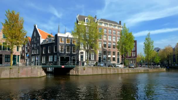 Amsterdams Stadsgezicht Met Gracht Huizen Boten Amsterdam Nederland — Stockvideo