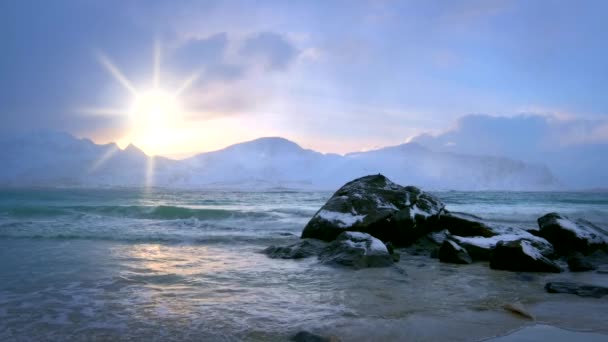 Golven Van Noorse Zee Rotsachtige Kust Fjord Aan Zonsondergang Skagsanden — Stockvideo