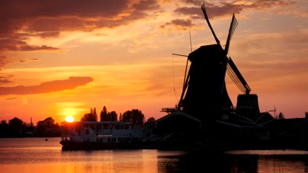 Hollanda Nın Ünlü Turizm Bölgesi Zaanse Schans Taki Yel Değirmenleri — Stok video