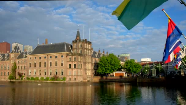 Vista Della Binnenhof House Parliament Del Lago Hofvijver Con Grattacieli — Video Stock