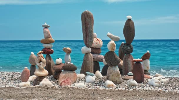 Koncepcja Równowagi Harmonii Kamienie Kamienie Stosy Wybrzeżu Morza Przyrodzie Medytacyjna — Wideo stockowe
