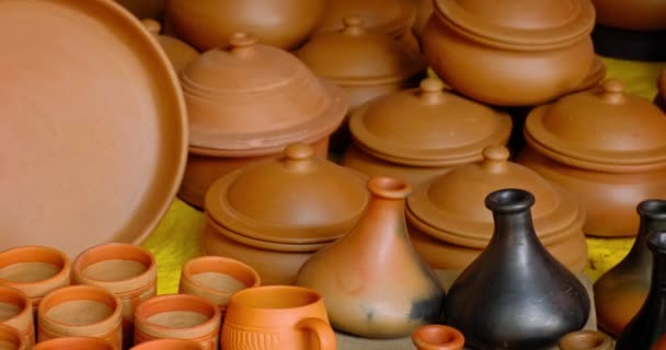 Exposição Mercado Rua Vasos Artesanais Cerâmica Produtos Lembranças Udaipur Rajasthan — Vídeo de Stock