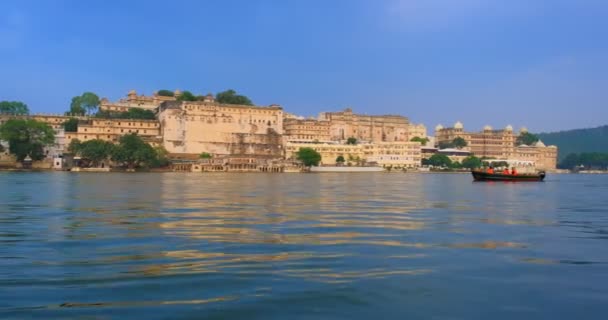 Monumento Turístico Famoso Udaipur City Palace Margem Lago Pichola Com — Vídeo de Stock