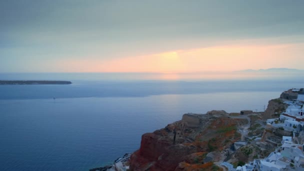 Słynny Grecki Kultowy Selfie Miejscu Turystycznym Miejscowości Oia Wsi Tradycyjnymi — Wideo stockowe