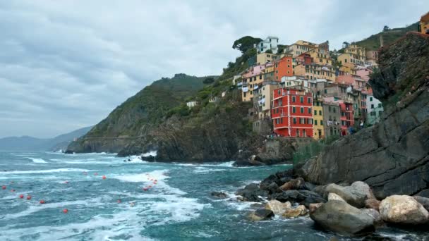 Ház Sziklán Riomaggiore Falu Népszerű Turisztikai Desztináció Cinque Terre Nemzeti — Stock videók