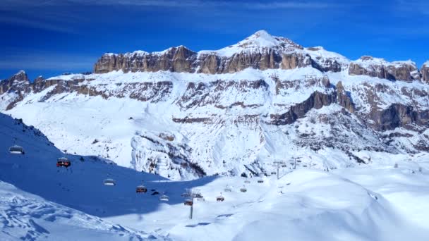 Widok Ośrodek Narciarski Wyciągiem Narciarskim Dolomitach Włoszech — Wideo stockowe