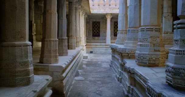 Columnas Del Hermoso Templo Ranakpur Jain Chaturmukha Dharana Vihara Mármol — Vídeos de Stock