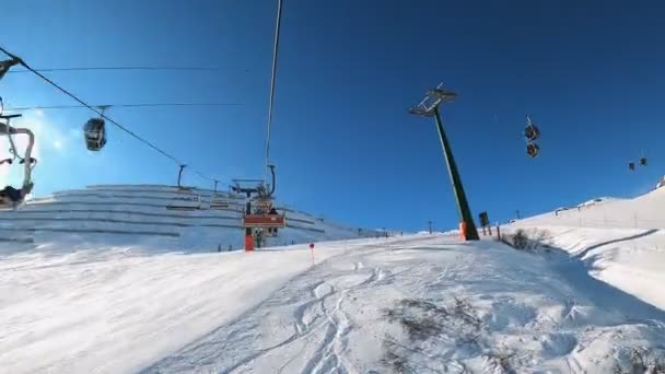 Kablolu Sandalyede Kayak Kaldırmanın Birinci Şahıs Bakış Açısı Fpv Nin — Stok video