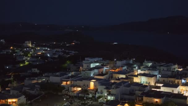 Blick Auf Das Dorf Plaka Mit Der Traditionellen Griechischen Kirche — Stockvideo