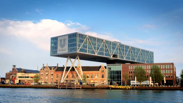 ロッテルダム Netherlands 2017年11月11日 建築家クリス ジョンエによって設計された1891年から既存の歴史的工場の上に建てられたユニリーバ ベストフーズ本社 — ストック動画