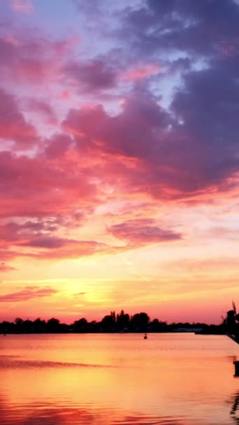 Вітряні Млини Знаменитому Туристичному Майданчику Zaanse Schans Голландії Заході Сонця — стокове відео