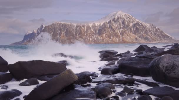 Sziklás Partján Fjord Norvég Tenger Télen Skagsanden Beach Lofoten Szigetek — Stock videók
