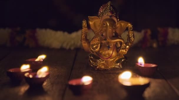 Ganesh Chaturthi Diwali Concept Ganesha Beeldje Met Diwali Licht Olie — Stockvideo