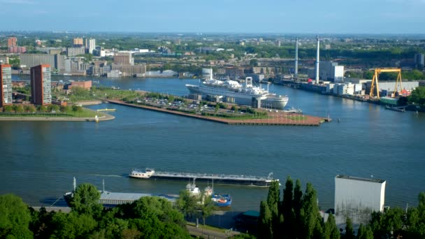 Vista Cidade Roterdão Com Rotterdam Antigo Transatlântico Navio Cruzeiro Agora — Vídeo de Stock