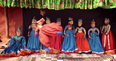 Geleneksel Rajasthani Kathputli (kuklalar) kuklaları, Rajasthan, Udaipur, Rajasthan, Hindistan 'a özgüdür..