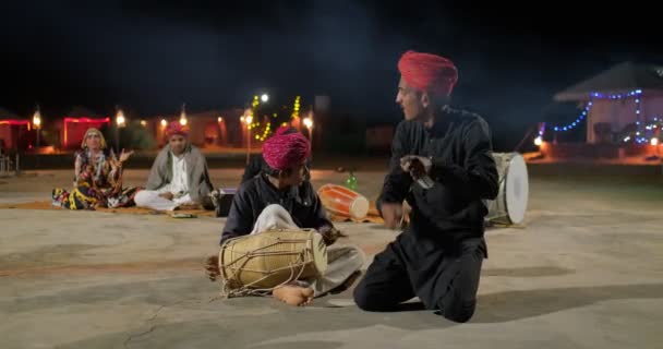 Jaisalmer India November 2019 Indisk Musiker Man Traditionell Kalbeliamusiker Spelar — Stockvideo
