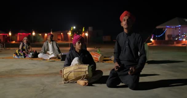 Jaisalmer India November 2019 Indiase Muzikant Mannelijke Traditionele Kalbelia Muzikanten — Stockvideo