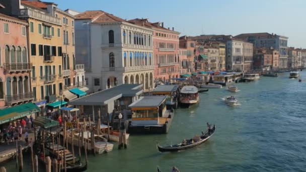 Venice Itália Junho 2018 Grande Canal Com Barcos Vaporetto Gôndolas — Vídeo de Stock
